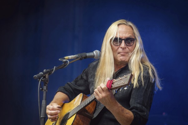 Uwe Hassbecker (Silly) live at the Berliner Rundfunk 91.4 Open Air in the Berlin Parkbühne