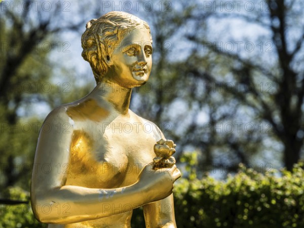 Golden sculpture, woman, Herrenhausen Gardens, Baroque garden at castle Herrenhausen, Herrenhäuser