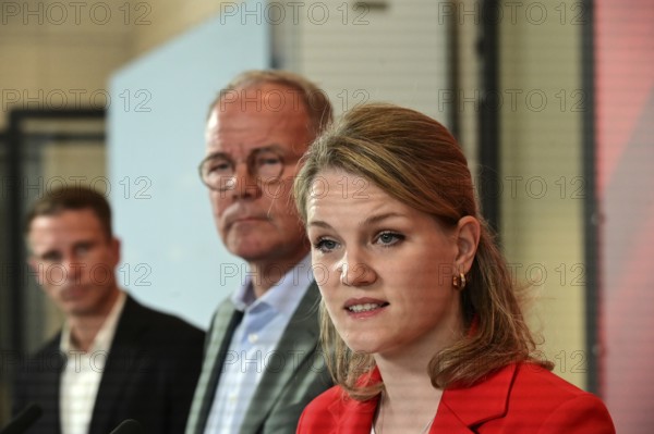Matthias Miersch (centre), Chairman of the SPD parliamentary group, and Sonja Eichwede, one of the