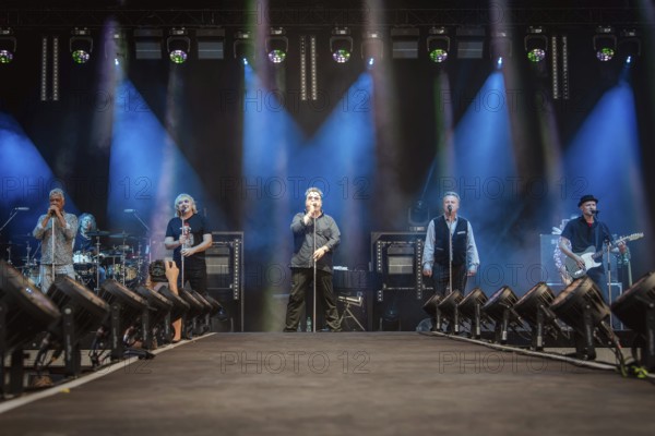 Jens Sembdner, Tobias Künzel, Sebastian Krumbiegel, Henri Schmidt and Wolfgang Lenk, singer of the
