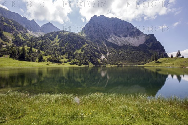 Lower Gaißalpsee, behind Rubihorn, near Oberstdorf, Oberallgäu, Allgäu Alps, Allgäu, Bavaria,