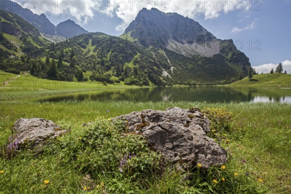Lower Gaißalpsee, behind Rubihorn, near Oberstdorf, Oberallgäu, Allgäu Alps, Allgäu, Bavaria,