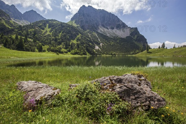 Lower Gaißalpsee, behind Rubihorn, near Oberstdorf, Oberallgäu, Allgäu Alps, Allgäu, Bavaria,