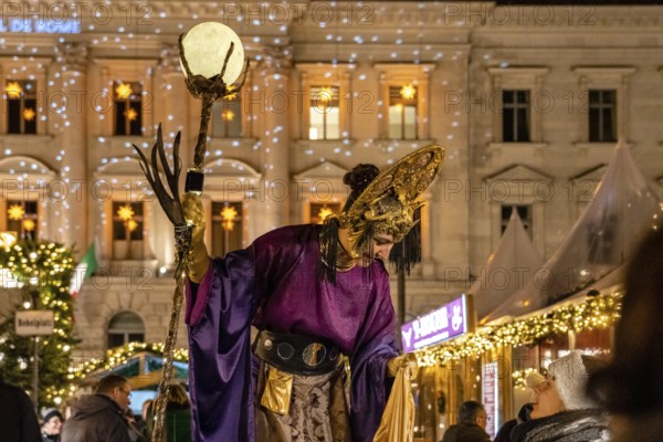 Extras, the magician of Christmas, Christmas market, Humboldt Forum, Berlin, Federal Republic of