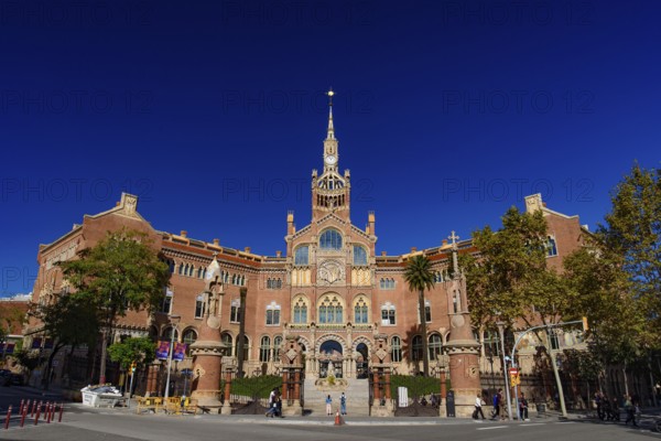 Hospital of the Holy Cross and Saint Paul (Hospital de la Santa Creu i Sant Pau) by Domènech, a