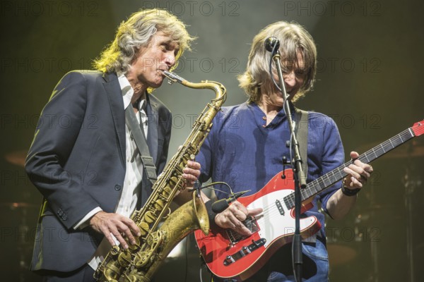 Wroclaw, Poland. 27th February, 2018. Concert of band Dire Straits Experience. Picture: Chris White