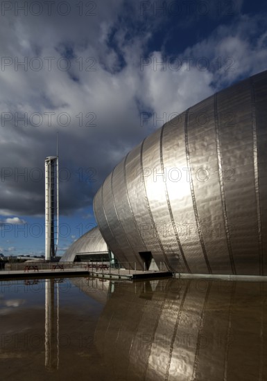 Glasgow Sience Centre, right IMAX cinema, both by Building Design Partnership, left Rotating Tower