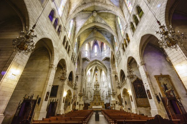 Iglesia de Nostra Senyora dels Dolors, siglo XIX, obra de Josep Barcelo i Runggaldier y Gaspar