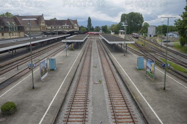02.06.2016, Lindau, Germany, Europe, An elevated view of empty platforms at the main railway