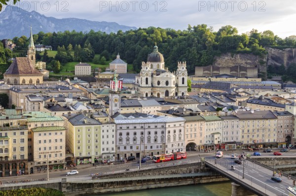 Staatsbrücke, Rudolfskai, Griesgasse, Collegiate Church (Kollegienkirche) and St Peter's Abbey