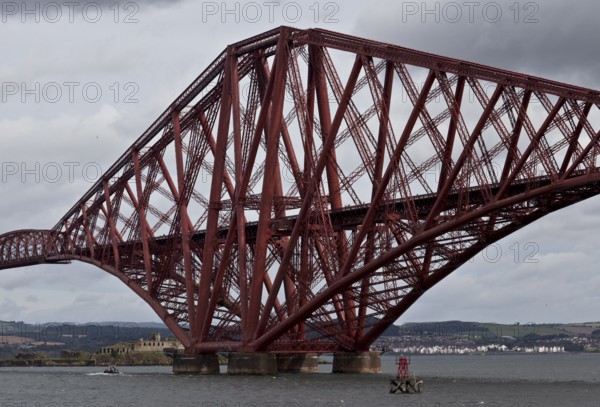 Railway bridge (cantilever bridge based on the Tanner girder principle), completed in 1890,