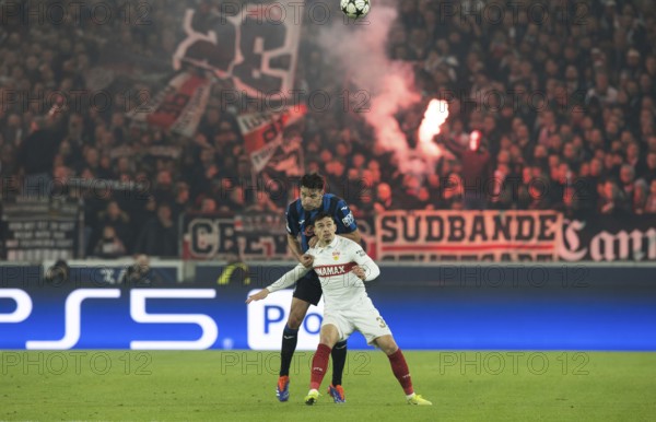 Football match, Berat DJIMSITI Atalanta Bergamo at the back heads the ball past Fabian RIEDER VFB