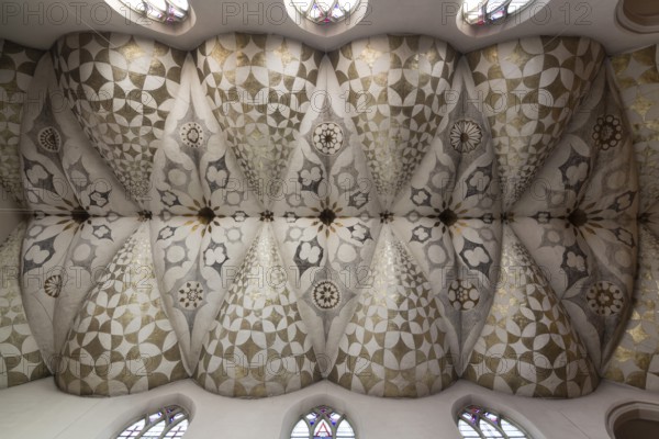 Neuss, Dreikönigenkirche (Church of the Three Kings), built 1909-1911 by Eduard Endler, altar and