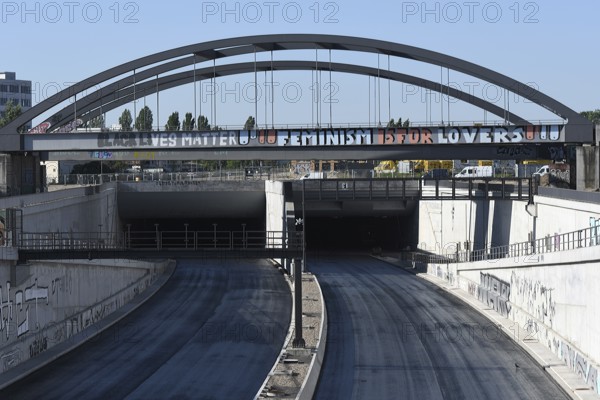 Construction site of the A100 motorway at the connection to Sonnenallee near the Estrel Hotel in