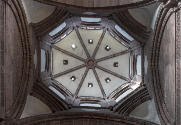 Worms, St Peter's Cathedral, western crossing tower, view into the vault