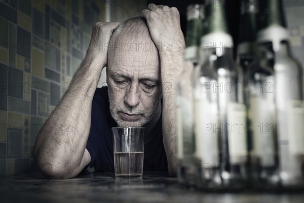 A desperate man falls into depression and becomes alcoholic and miserable. His addiction leads him