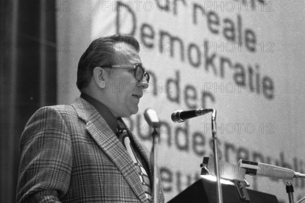 The Union Day of the German Peace Union (DFU) on 29 November 1975 in Dortmund is a party conference