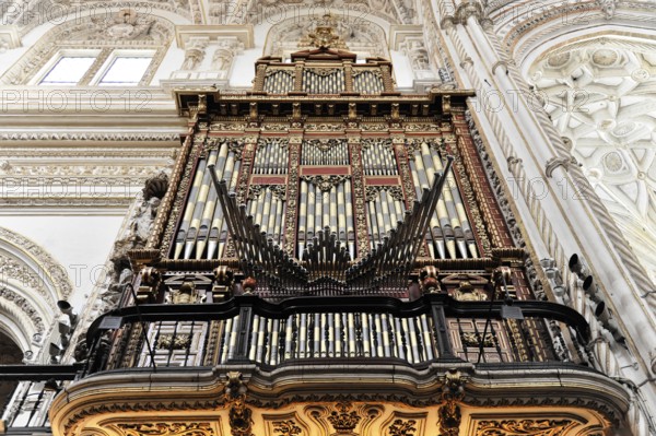 La Mezquita, Mosque, Cathedral of Cordoba, Cordoba, Andalusia, Spain, Europe, Large baroque organ