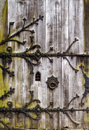Old door, Berlepsch Castle, near Hübenthal, Witzenhausen, Werra-Meißner-Kreis, Hesse, Germany