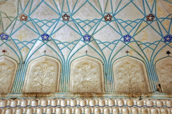 Fort Amber, Amber, near Jaipur, Rajasthan, North India, India, Asia, Detailed ceiling pattern with