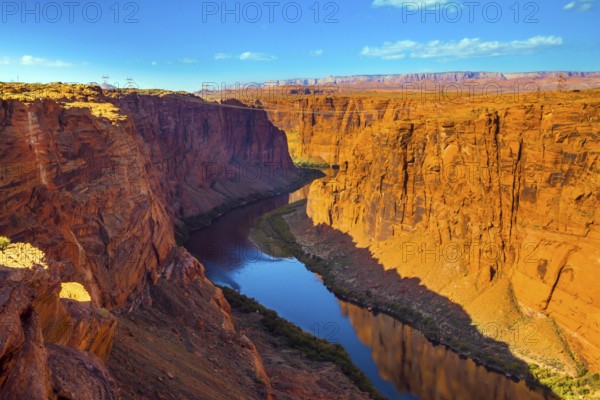 Glen Canyon Dam, Horseshoe Bend - horseshoe-shaped bend of the Colorado River in the Glen Canyon.
