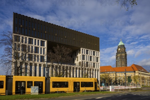 The Stadtforum will be built on Ferdinandplatz by 2025. The two divisions of Urban Development,