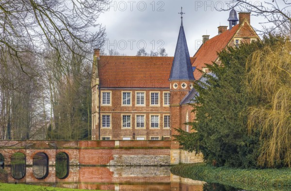 Hulshoff Castle, or Burg Hulshoff, is water castle, or Wasserschloss, located in Havixbeck in the