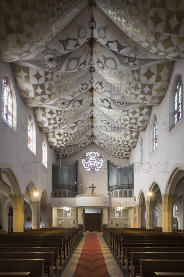 Neuss, Dreikönigenkirche (Church of the Three Kings), built 1909-1911 by Eduard Endler, altar and