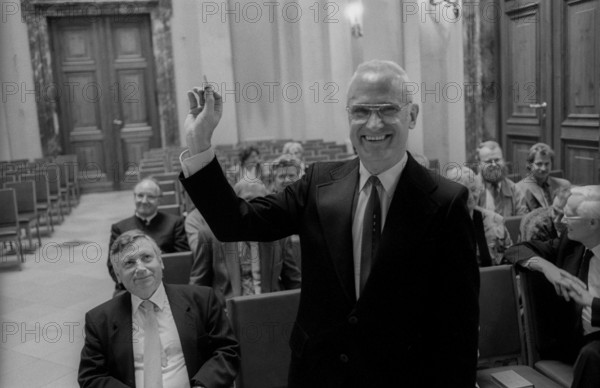 Germany, Berlin, 14 October 1991, Opening and handover of the keys for the pastoral care in Berlin