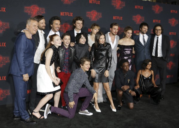Sadie Sink, Gaten Matarazzo, Millie Bobby Brown, Noah Schnapp, Finn Wolfhard, Joe Keery, Natalia