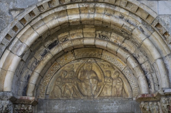 Tympanum with effigy of Christ in Majesty in his mandorla and the four evangelists, basilica