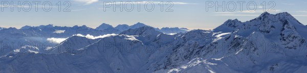 Mountain panorama in winter, view over Schnalstal valley to Saldurspitze, Lagaunspitze and