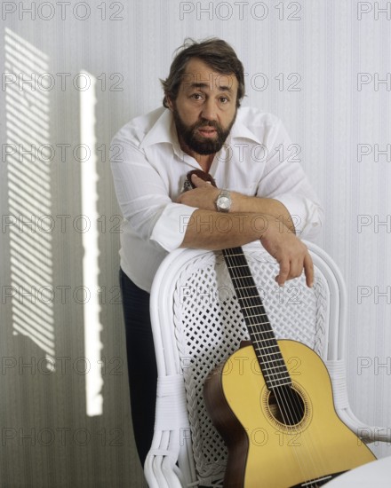 Cornelis Vreeswijk. Dutch-born Swedish singer songwriter, poet and actor. Born 8 august 1937 - 12