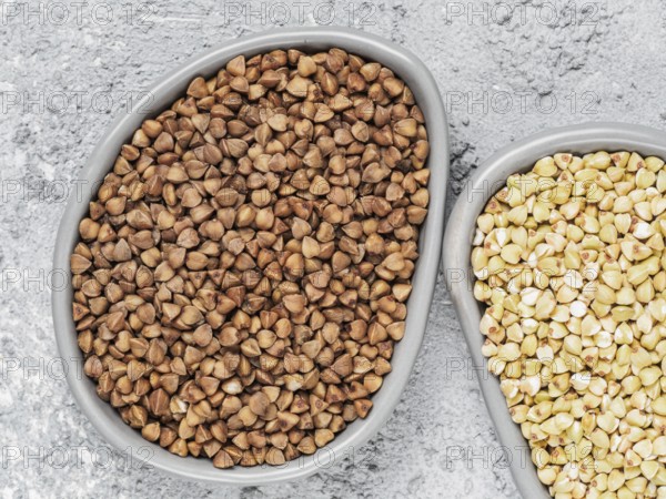 Raw green and roasted brown buckwheat