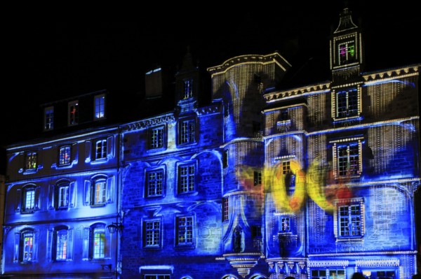 Projections on the façade of the Maison de la Duchesse Anne, light show at the turn of the year in