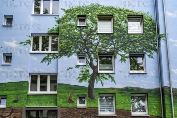 Residential buildings on Feldsieper Straße in Bochum, after an energy-efficient refurbishment, with