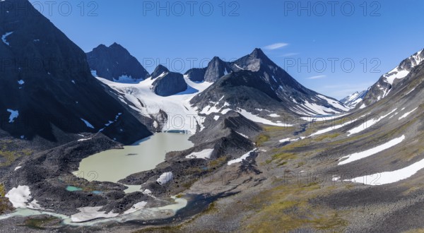 Kaskasavagge valley with Kaskapakte glacier and mountains, mountain Kaskasatjåkka and Kuopertjåkka,