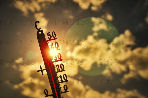 Symbolic image heat, heat wave, thermometer in the sun, 40 degrees Celsius, climate change,