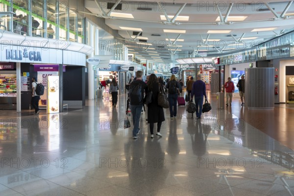 Shops in departure lounge area, Aeroporto Francisco Sa Carneiro, Porto airport, Portugal