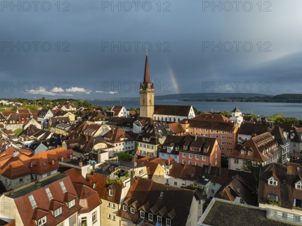 Luftbild von der Stadt Radolfzell am Bodensee mit der historischen Altstadt und dem Radolfzeller