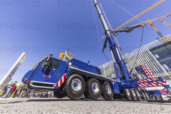 Mobile crane Liebherr Ltm 1650-8.1. BAUMA Munich, 34th World's Leading Trade Fair for Construction