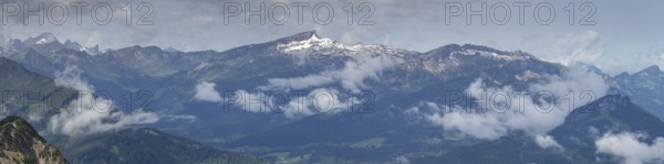 Mountain panorama from Zeigersattel to Hoher Ifen, 2230m, Kleinwalsertal, Vorarlberg, Allgäu Alps,
