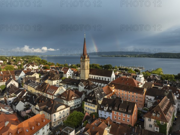 Luftbild von der Stadt Radolfzell am Bodensee mit der historischen Altstadt und dem Radolfzeller