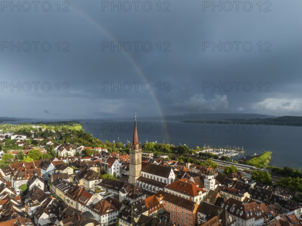 Luftbild von der Stadt Radolfzell am Bodensee mit der historischen Altstadt und dem Radolfzeller