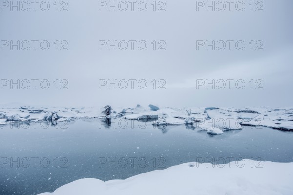 Jökulsarlon, icebergs, ice, glacial lake, Vatnajökull Glacier, winter, cloudy, snow, sunset,