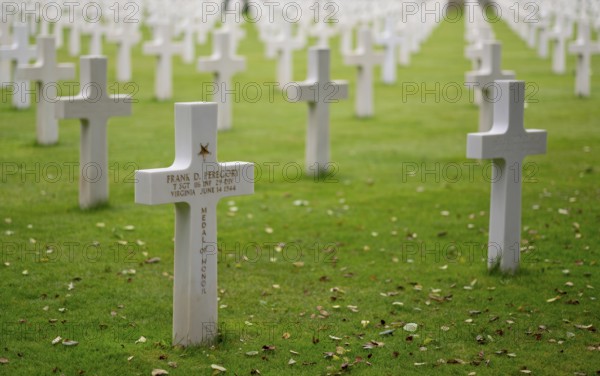 Medal of Honour marking, grave of Frank D. Peregory, gravestones, war graves, soldiers' graves,