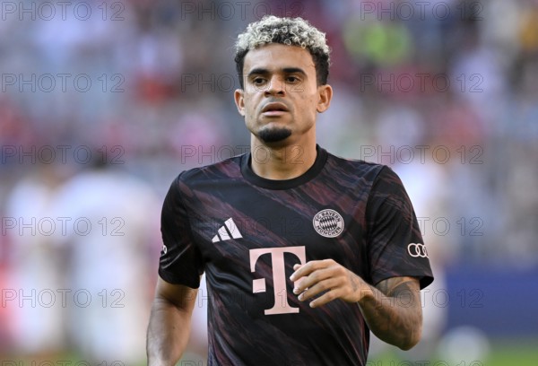 Luis Diaz FC Bayern Munich FCB (14) Warm-up training Telekom Cup Allianz Arena, Munich, Bavaria,