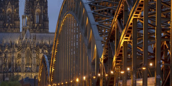 LED lights, evening mood at Cologne Cathedral, Hohenzollern Bridge, Cologne, North