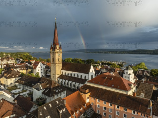 Luftbild von der Stadt Radolfzell am Bodensee mit der historischen Altstadt und dem Radolfzeller