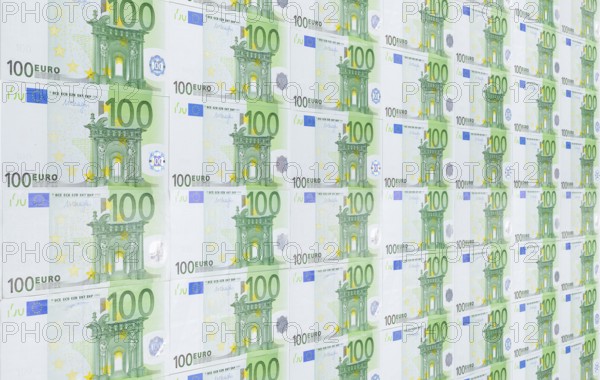 100 euro banknotes, 100 euros